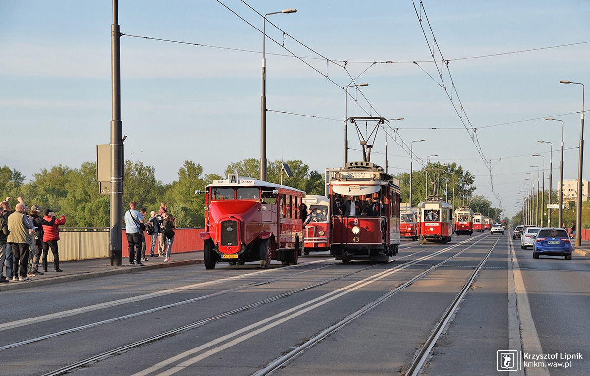 Parada dumnie sunie mostem Śląsko-Dąbrowskim