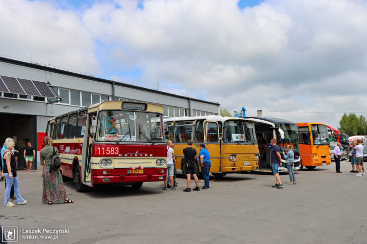 Autobusy podczas wystawy na terenie zajezdni MPK