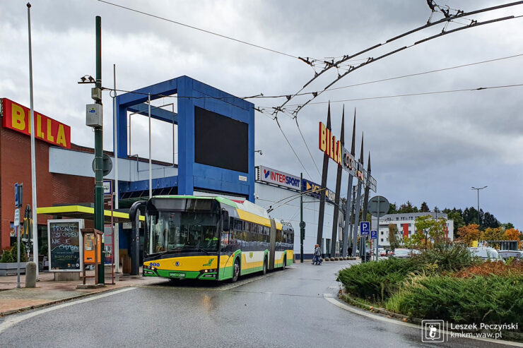 Trolejbus pod centrum handlowym Dubeň