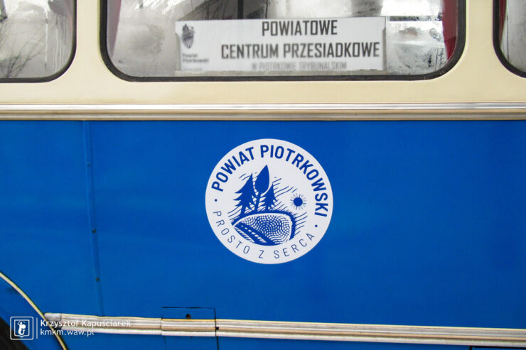 Logo powiatu Piotrkowskiego na naszym autobusie