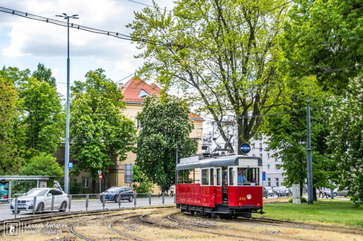 Pierwsze zabytkowe tramwaje dojeżdżają na pl. Narutowicza
