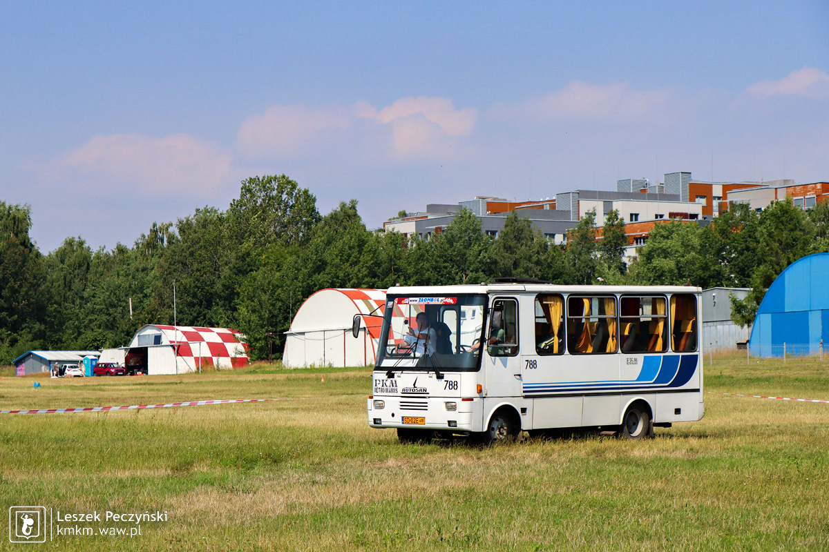 Jednym z zabytkowych autobusów grupy Retro Ikarus jest mały Autosan H6