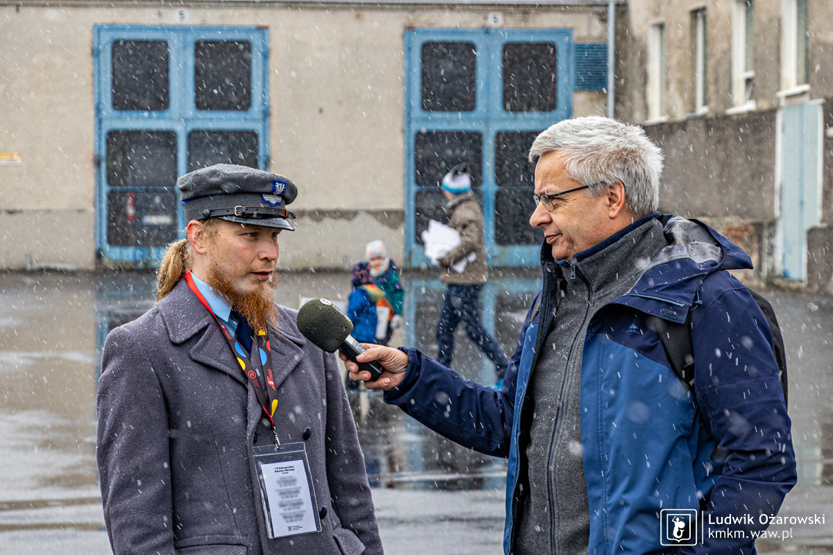 Michał Koziński rozmawia z redaktorem radiowym